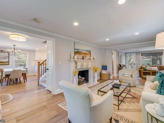 5th image of 7 Meadow Rd