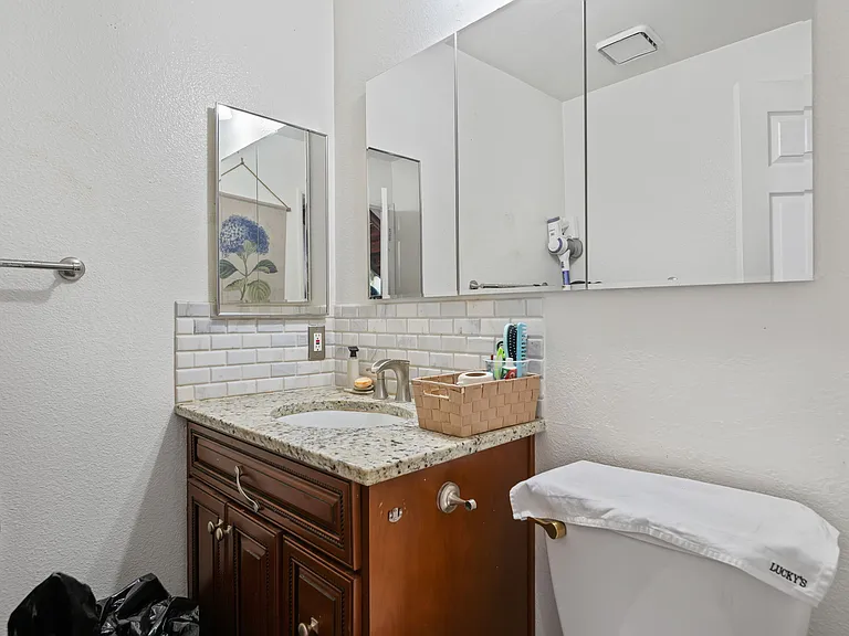 476 W Wooley Rd — Photo 2