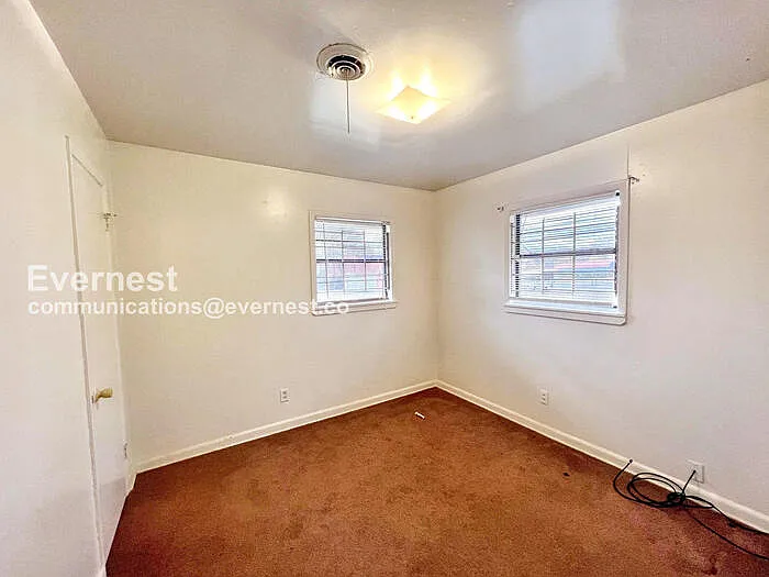 1814 1/2 S Cross St — Photo 6