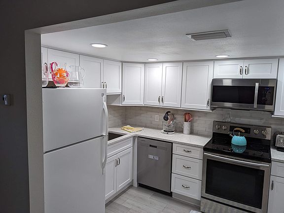 2nd image of 8718 Lantana Ct