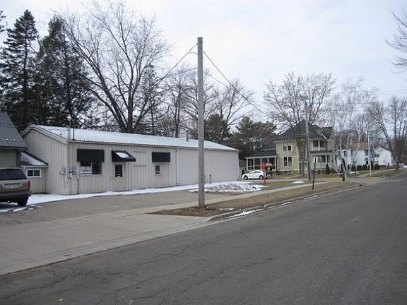 3rd image of 707 Water St