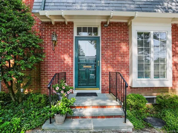 330 Elm Street #15, New Canaan, CT 06840