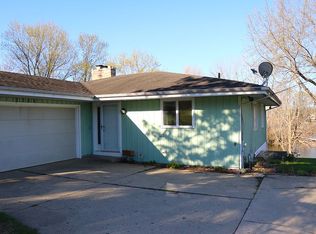 2380 Riverbend Dr, Benton Harbor, MI 49022