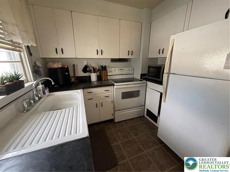 2677 W South St — Photo 6