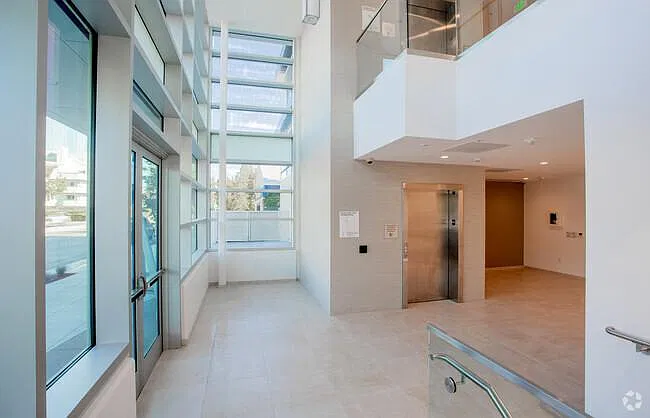 1 bed, 807 sqft, $4,750 — Photo 4