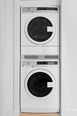 Rented by Fountain Realty Group | media 32