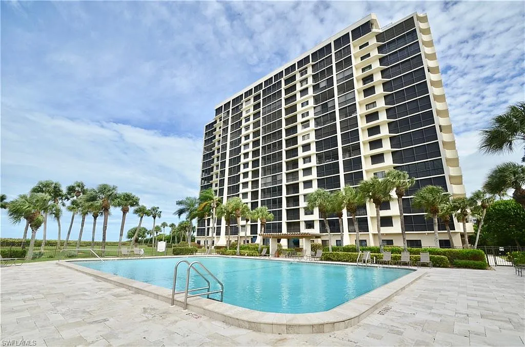 3 bed, 3.0 bath, 1964 sqft, $21,000 — Photo 2