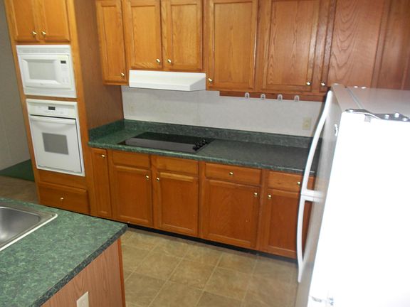 4th image of 577 Foxwood Dr