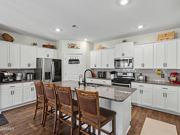 3rd image of 1117 Beacon Rd