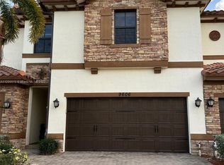 9606 Town Parc Cir N, Pompano Beach, FL 33076