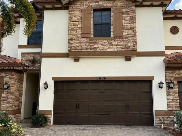 9606 Town Parc Cir N, Pompano Beach, FL 33076