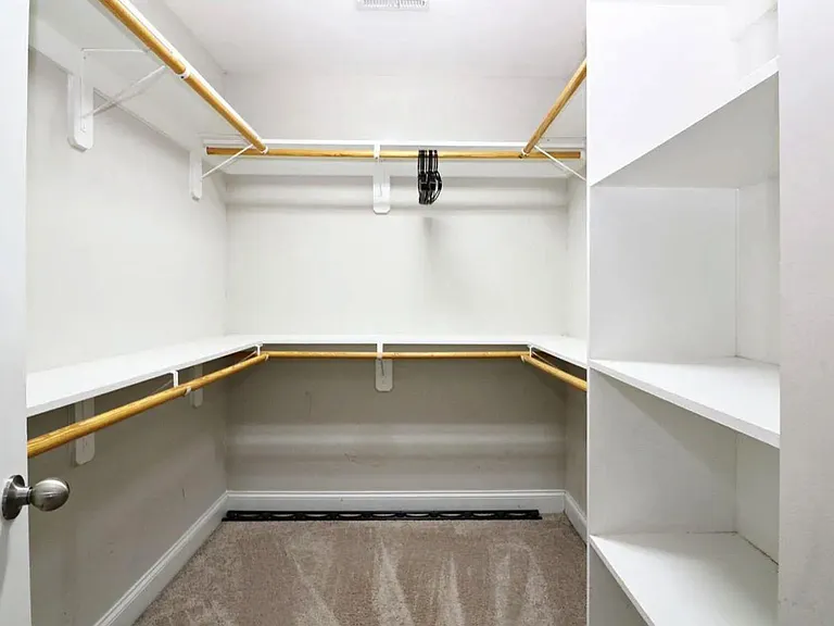1009 Monmouth Loop — Photo 17