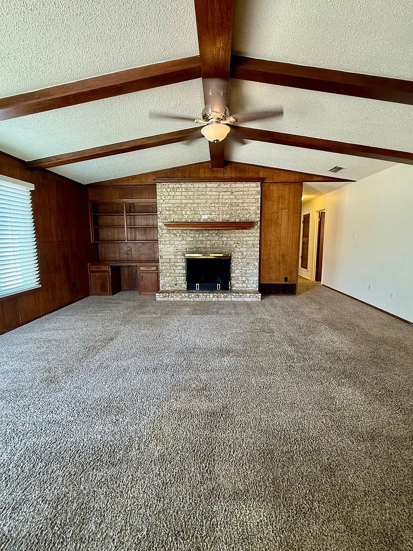 CD 4424 75th Drive — Photo 4