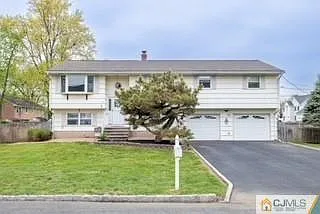 103 Doyle St photo 1
