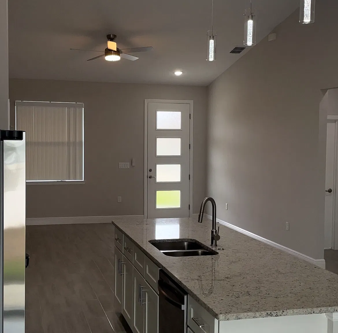 4 bed, 1826 sqft, $2,600 — Photo 2
