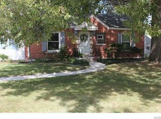 527 Ashbury Ct, Saint Louis, MO 63119