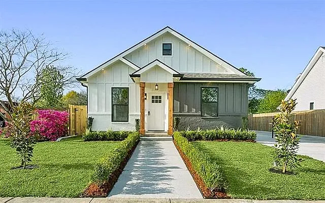3 bed, 2.0 bath, 924 sqft, $1,850 — Photo 1