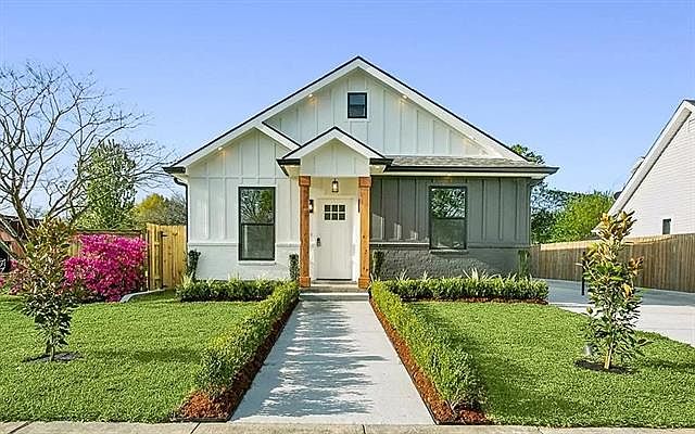 1st image of 310 Riess Pl