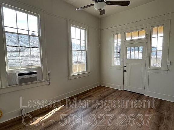2nd image of 3919 Laurel St #2