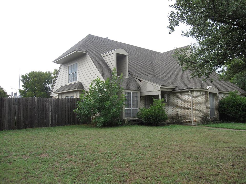 1st image of 638 Woodhaven Pl