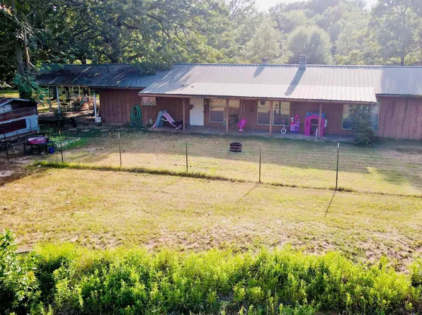 1167 County Road 44600, Blossom, TX 75416