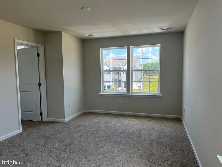 82 Arlotta St — Photo 15