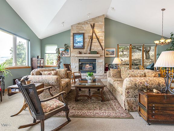 3rd image of 186 Deer Trail Ct