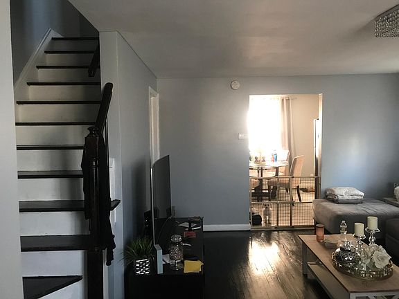 Living room. Hardwood floor entire house