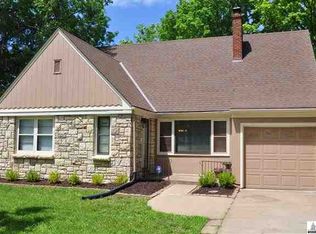 2045 SW Collins Ave, Topeka, KS 66604