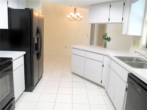 3rd image of 2540 W Burr Oak Ct