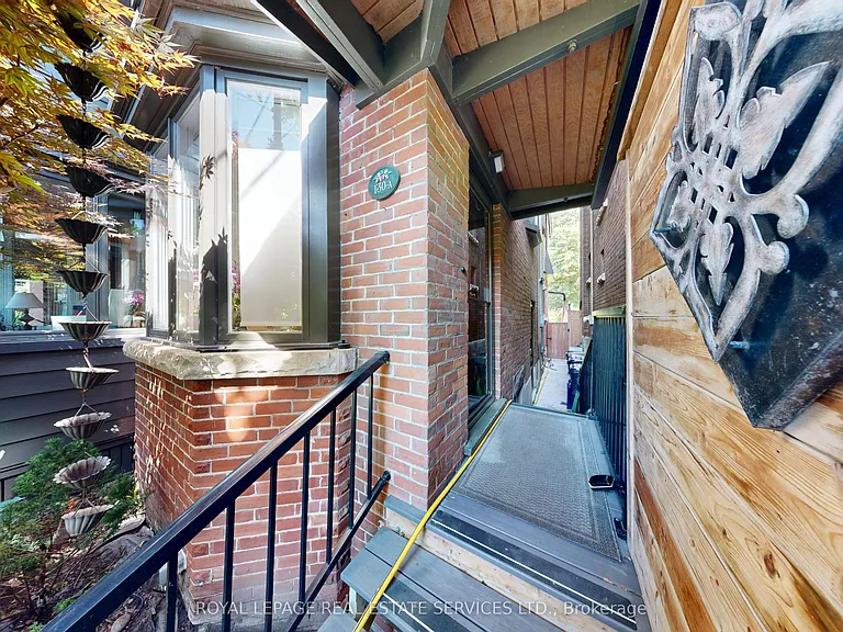 130A Westminster Ave #UPPER LEVEL — Photo 5