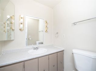 148 Sir Thomas Dr, Las Vegas, NV 89110