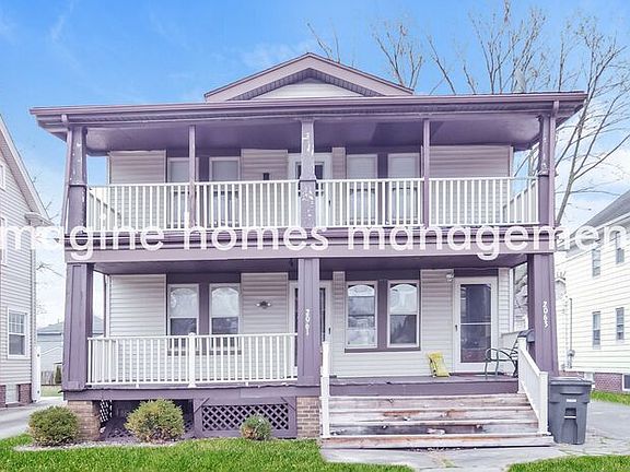 3rd image of 2061 Carabel Ave #1