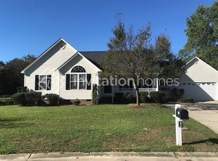 1208 Dixie Dr, Selma, NC 27576