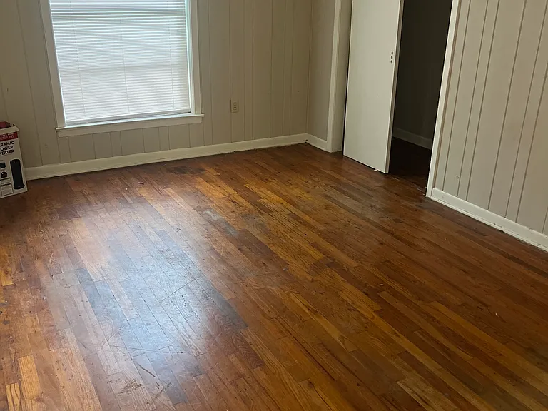 1212 N Hackberry Ave — Photo 4