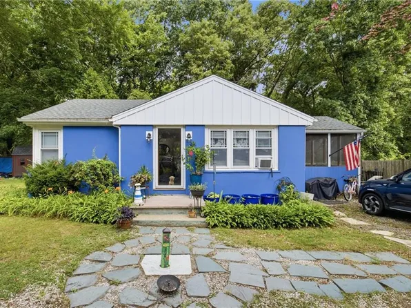 50 Plum Point Rd, Saunderstown, RI 02874