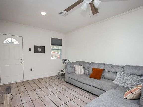 4th image of 125 Carver Dr
