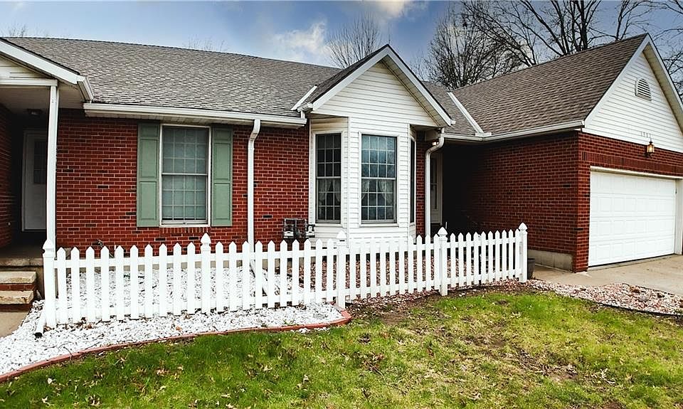 1st image of 3902 Eastgate Dr