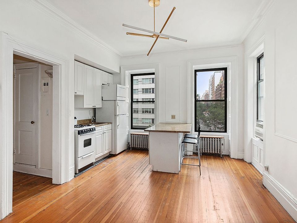 1st image of 1310 2nd Ave #4W