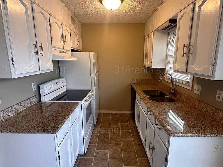 6716 W Par Ln #4 — Photo 14