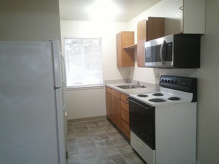 072-7th Street — Photo 5