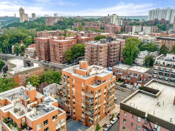 3585 Greystone Avenue