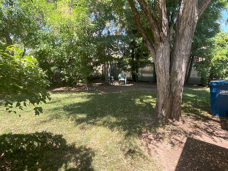930 W Sylvan St — Photo 15
