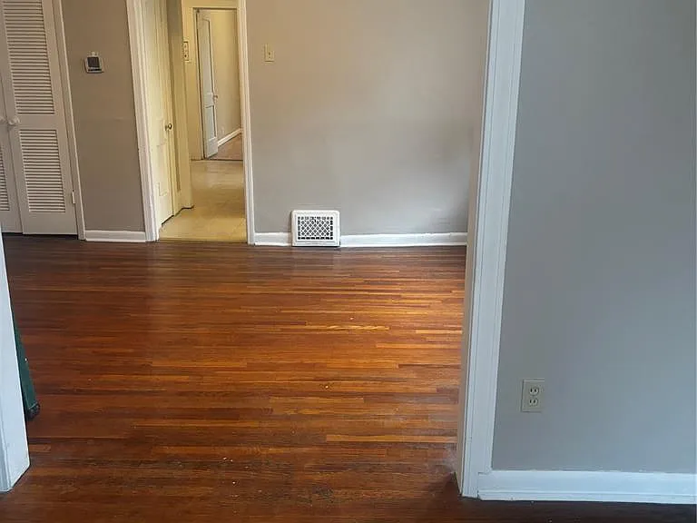 5043 Alaska Ave #B — Photo 4