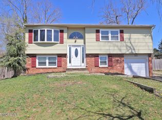 330 Dallas Dr, Toms River, NJ 08753