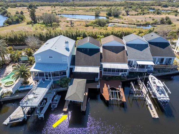 5313 Boardwalk St, Holiday, FL 34690