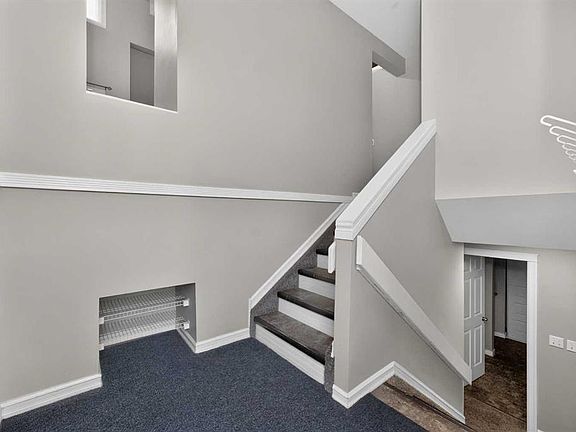 3rd image of 91 N Emberdale Way SE