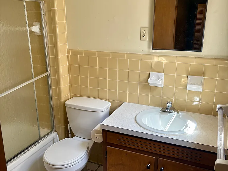 118 N Spring St #1 — Photo 12