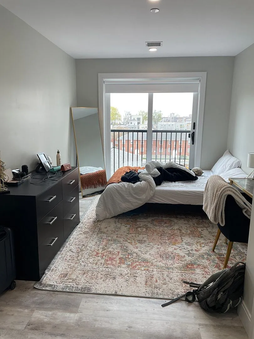 Beautiful Southie apartment — Photo 3