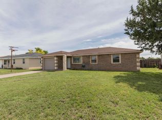 1015 Main St, Stinnett, TX 79086